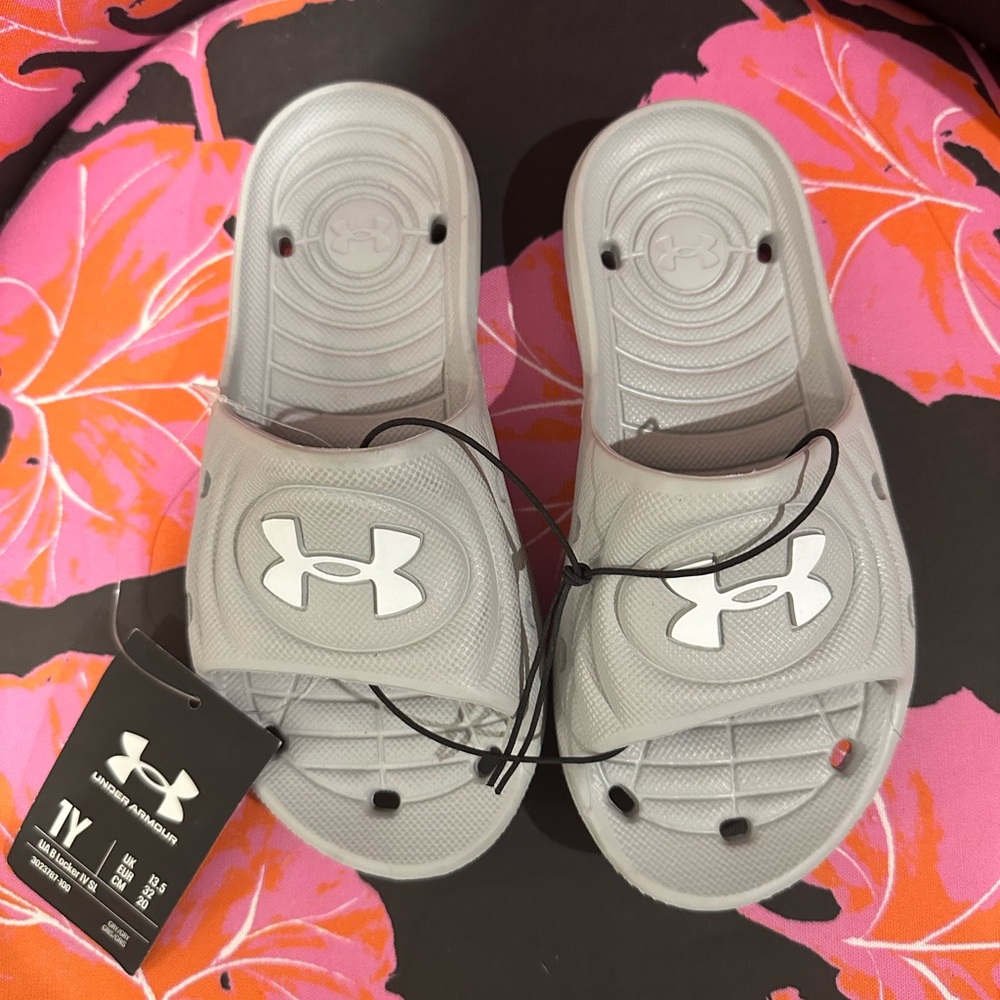NEW Under Armour Locker IV Kids' Slide Sandals Sz 1